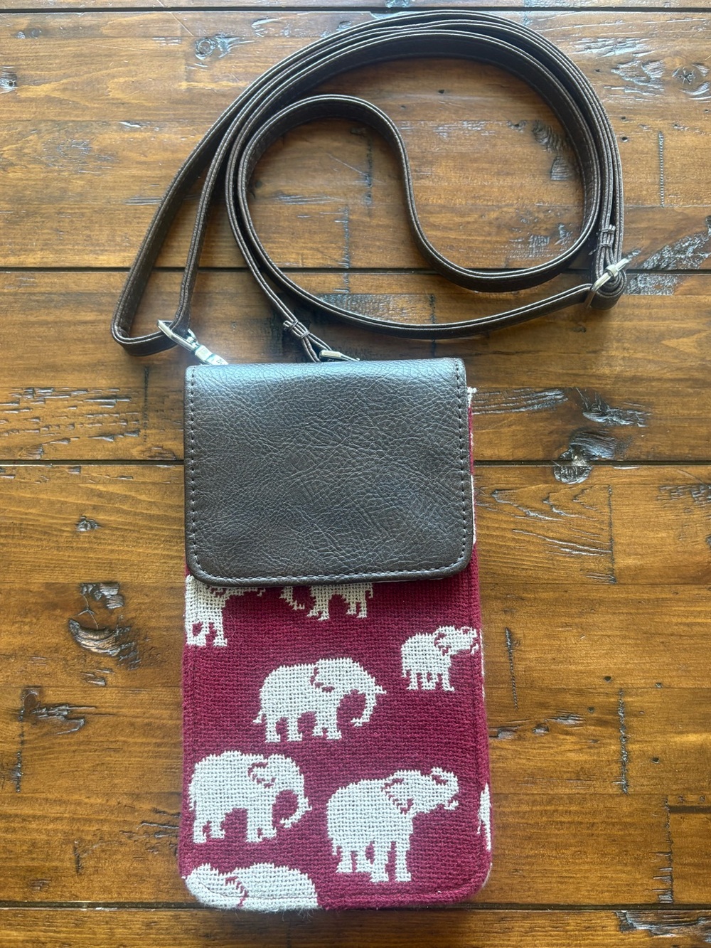 Thirty-one call me crossbody Safari weave elephant pattern
